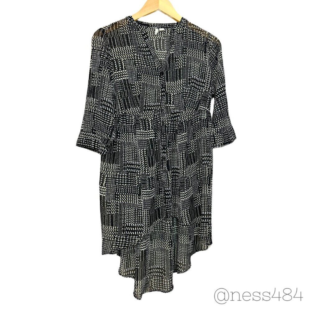 Cato Tunic Top Womens XS Black White Geometric High Low Sheer V-Neck Excellent